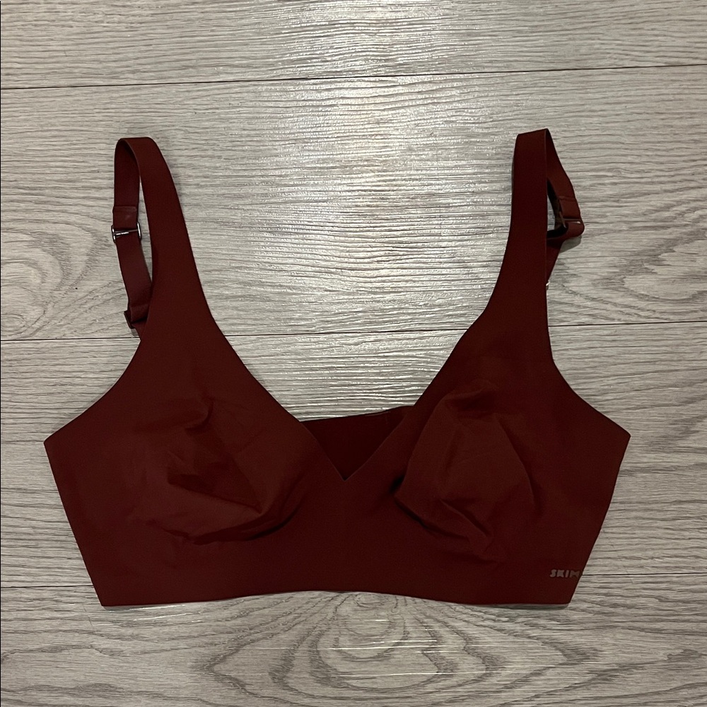 SKIMS Oxblood Plunge Seamless Bra